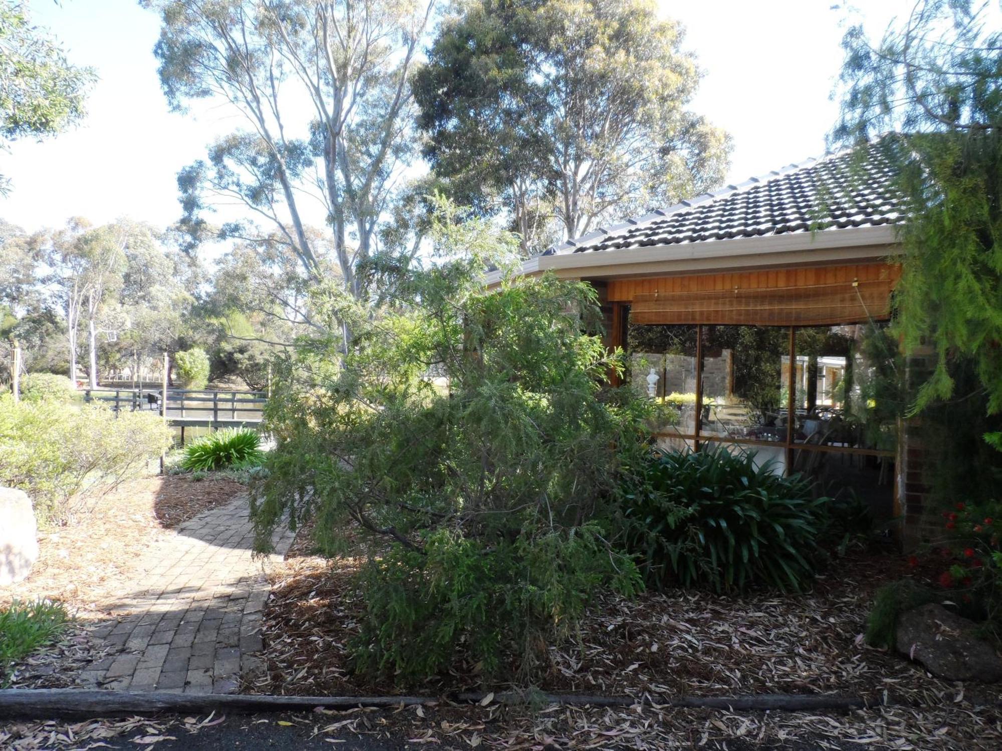 סטאול Magdala Motor Lodge & Lakeside Restaurant מראה חיצוני תמונה