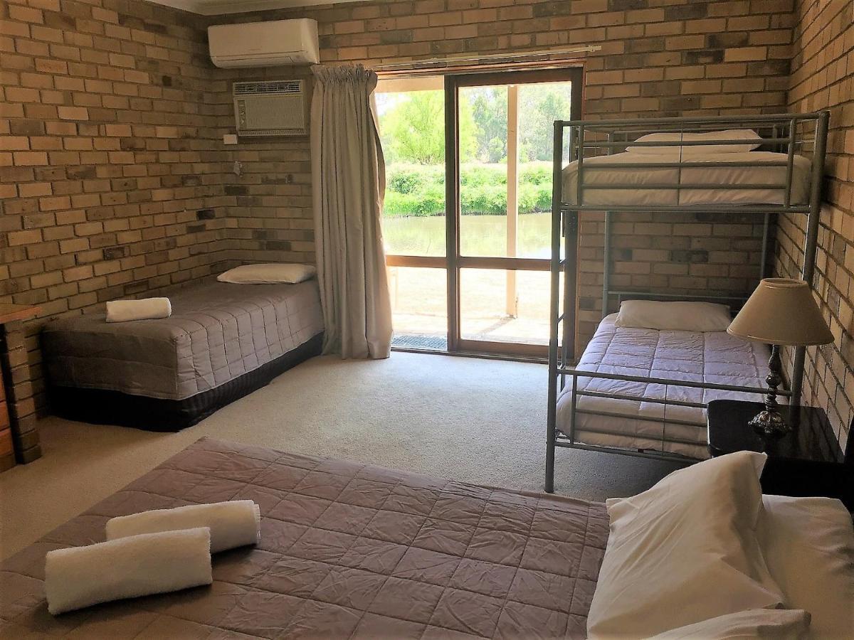 סטאול Magdala Motor Lodge & Lakeside Restaurant מראה חיצוני תמונה